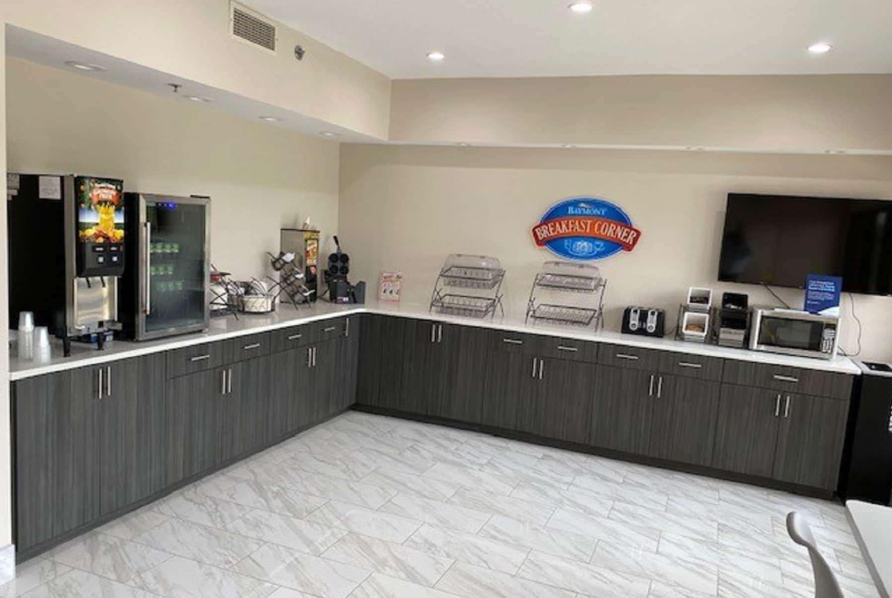 Baymont By Wyndham Topeka Ngoại thất bức ảnh