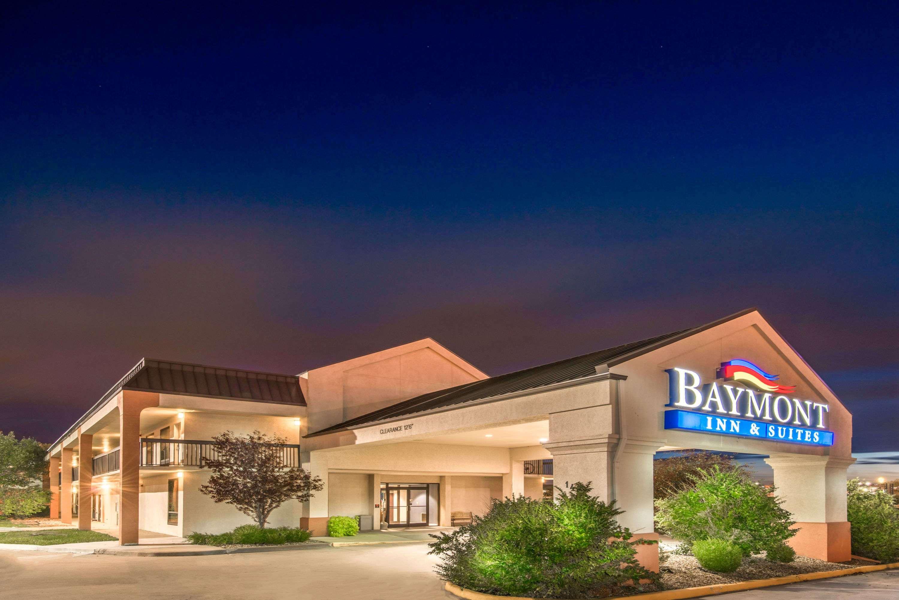 Baymont By Wyndham Topeka Ngoại thất bức ảnh